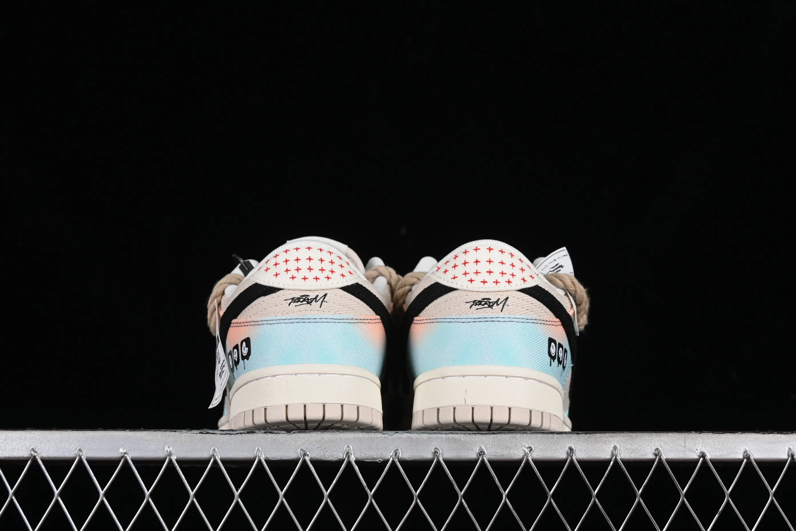 All Categories Nk SB Dunk Series Nk SB Dunk Low Low-top sneakers Nk Dunk Low Castle in the Sky Dopamine gradient Sashiko embroidery Hemp rope SB low-top casual sneakers DV0834-100